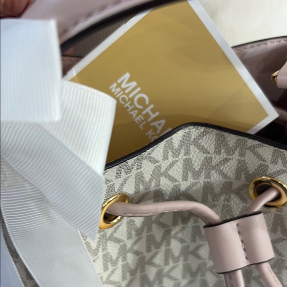 Michael Kors Pink and White Women's Bag - Picture 2 of 5